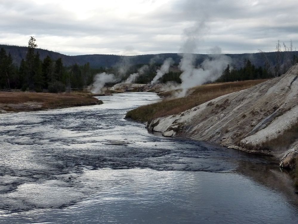 Yellowstone Old faithfull et ses environs (50).JPG